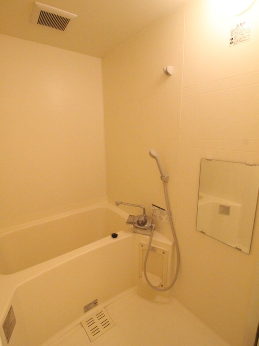 バス／シャワールーム等 ハウスE