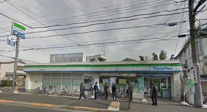 ファミリーマート武蔵小金井駅北店(コンビニ)まで319m マエパコーポ