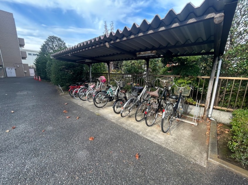 駐輪場 アルテール戸塚