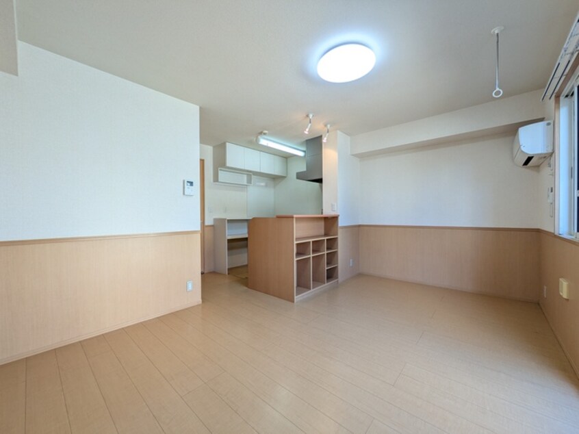 居室 ウィンバ－ド