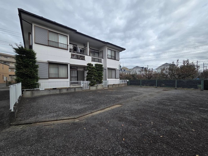 駐車場 エメラルドファイブ