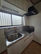 キッチン エメラルドファイブ