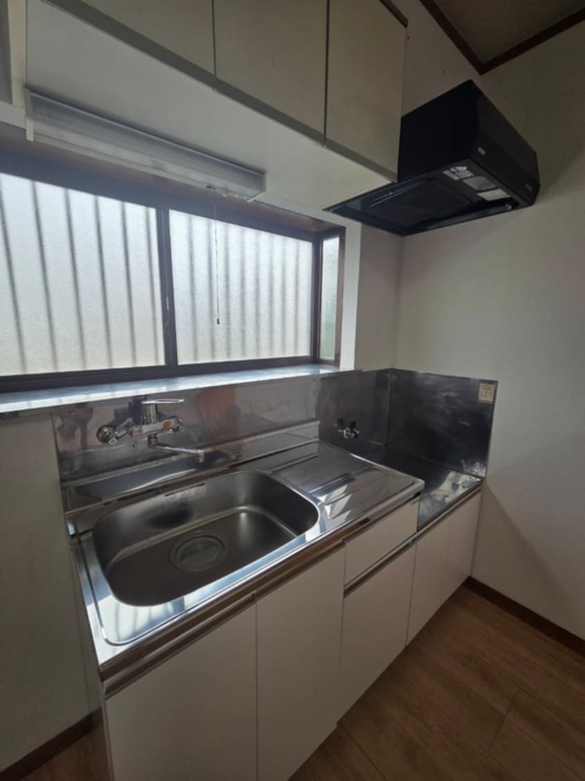 キッチン エメラルドファイブ