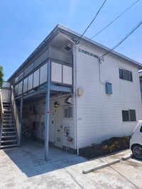 ホワイトホームズ