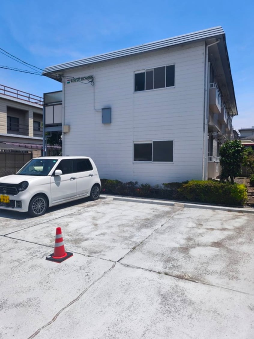 駐車場 ホワイトホームズ