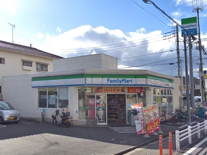 ファミリーマート 武蔵野中央公園前店(コンビニ)まで450m ホワイトホームズ