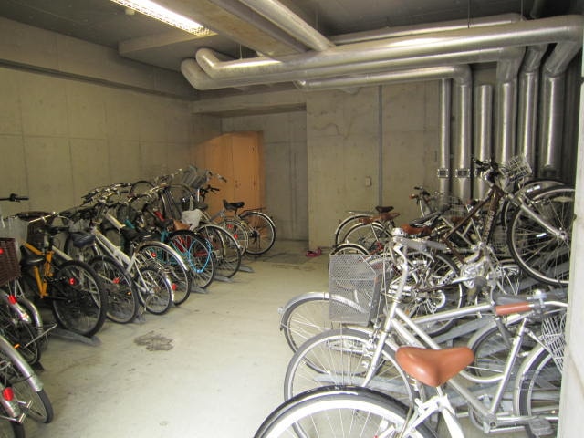 駐輪場 アルテ－ヌ新横浜