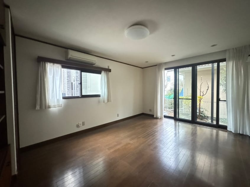 居室 金が谷１丁目戸建