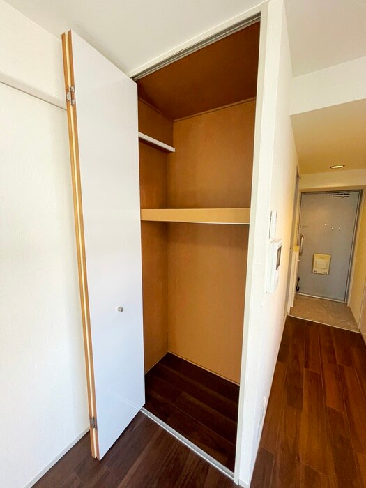 収納 メイツ伊勢佐木長者町（２１０）