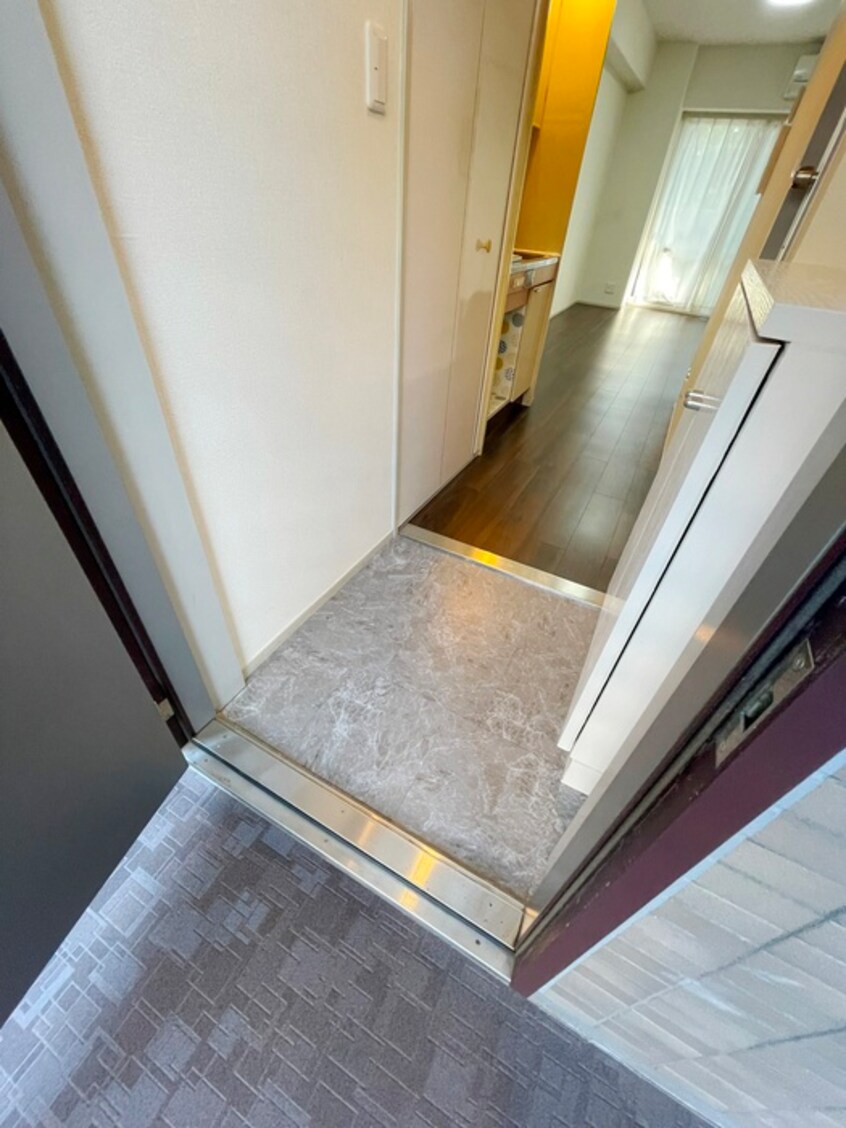 玄関 メイツ伊勢佐木長者町（２１０）