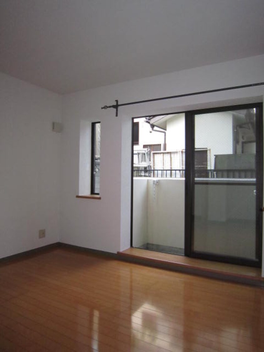 居室 マ－レＴＡＫＥＩ参番館