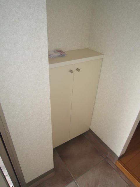 玄関 マ－レＴＡＫＥＩ参番館