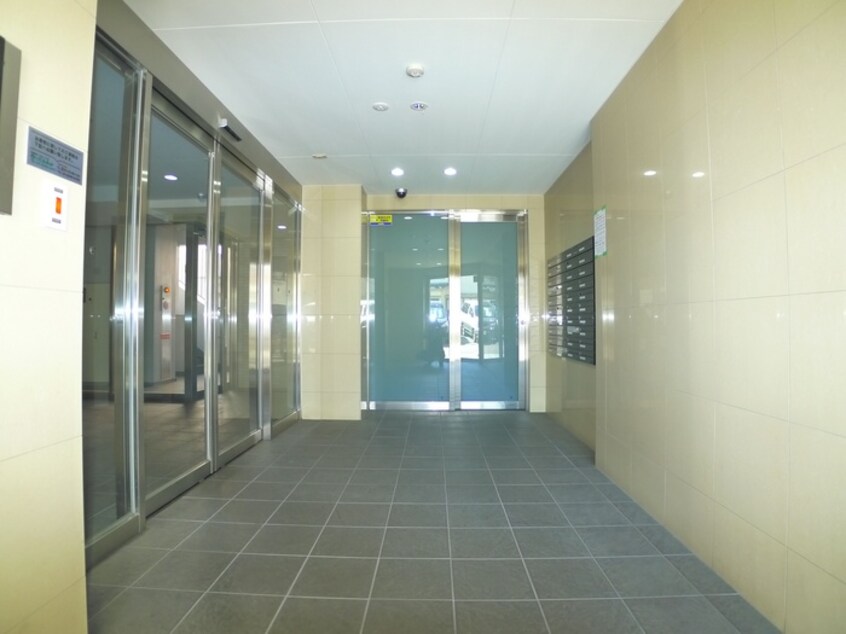 エントランス部分 ドミール五反野