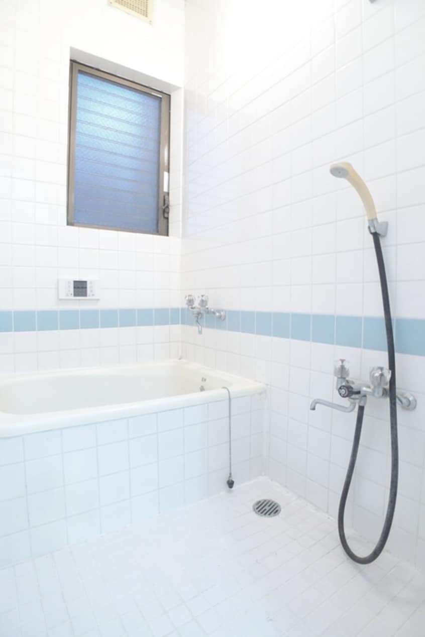 バス／シャワールーム等 横須賀１丁目貸家