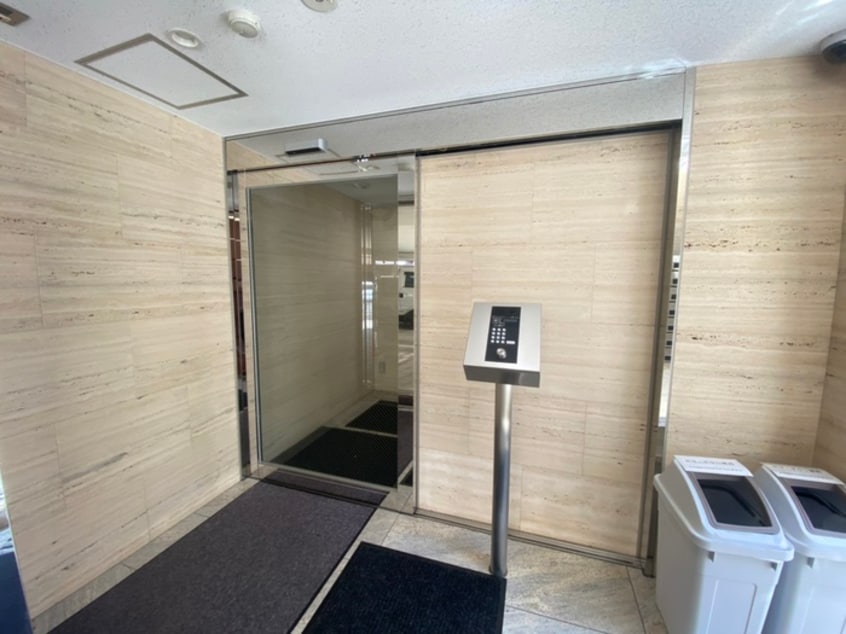 エントランス部分 レジス立川曙町