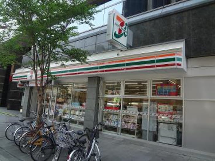 セブン-イレブン立川曙町店(コンビニ)まで200m レジス立川曙町