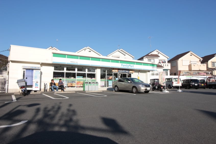 ファミリーマート 秀栄町田小川店(コンビニ)まで90m サニ－コ－ト小川