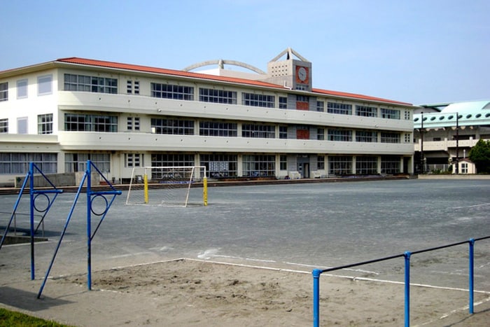 藤沢市立高砂小学校(小学校)まで340m 湘南槇町ＰＬＡＴＺ