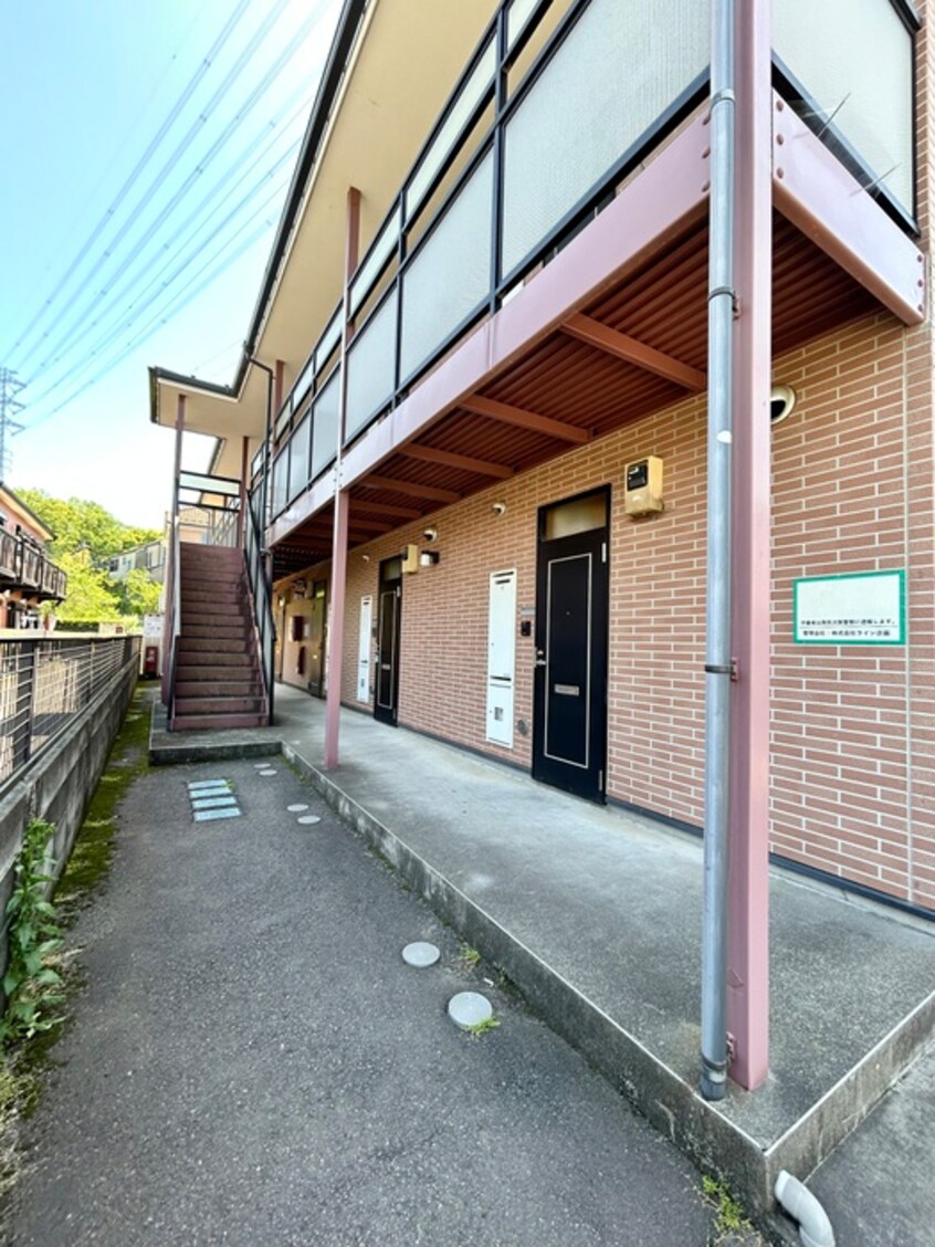 エントランス部分 ヤングリーヴス