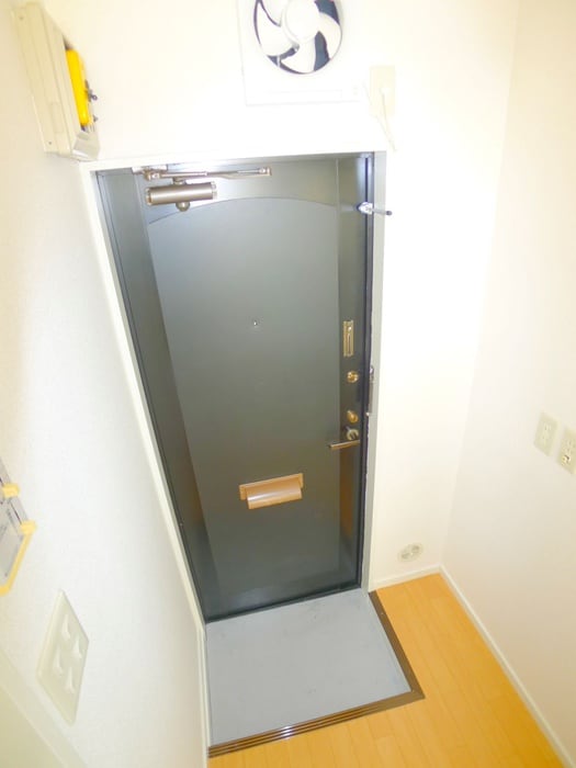 玄関 キャピタル中川