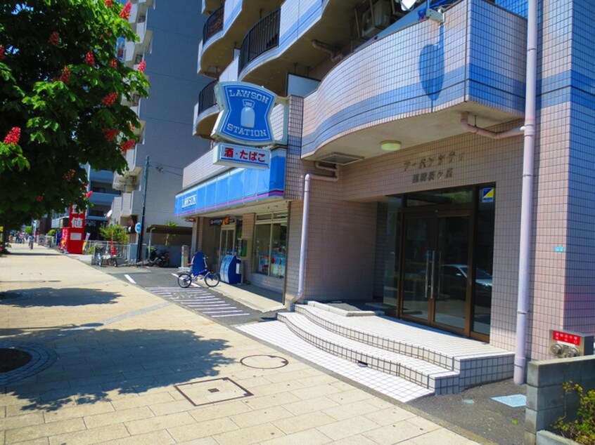 ローソン(コンビニ)まで367m サクラガーデン