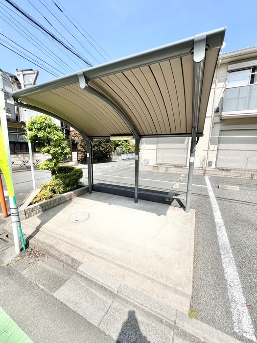 駐車場 ドミ－ル