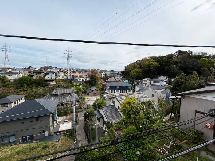 室内からの展望 西浦賀三丁目貸家