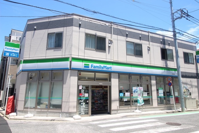 ファミリーマート大曽根店(コンビニ)まで240m ハイツ恵