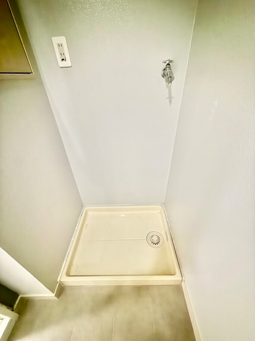 洗濯機置場 リズ市川平田