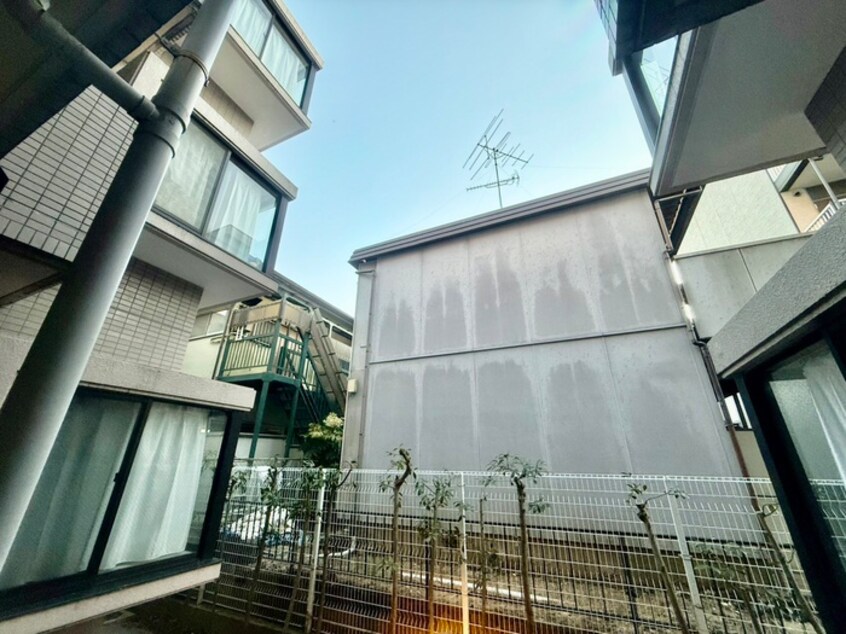 室内からの展望 リズ市川平田