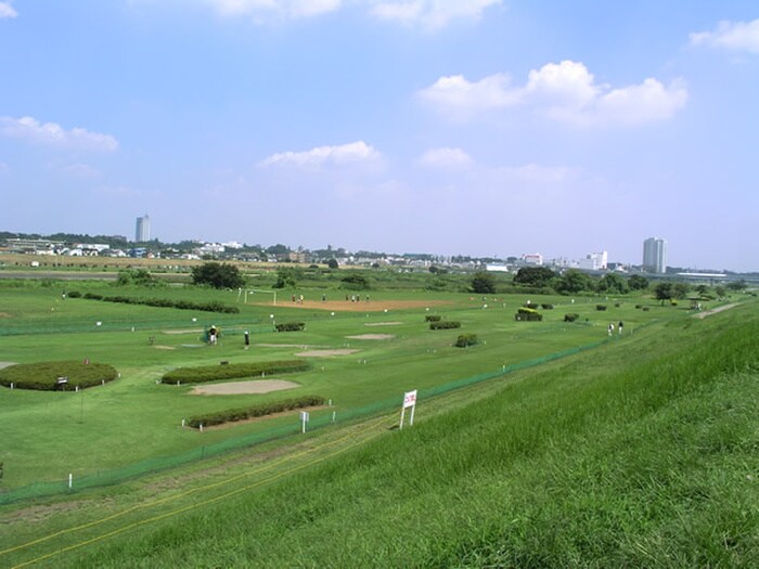 多摩川土手(公園)まで800m ル－ブル蒲田南