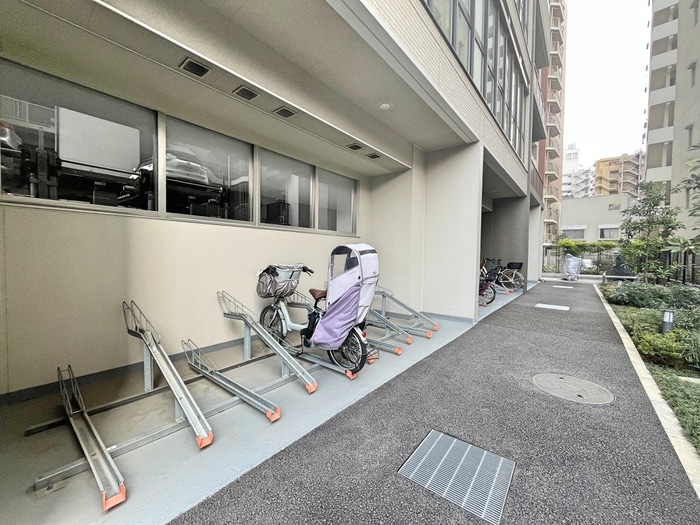 駐輪場 びゅうリエット新小岩