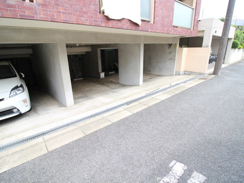 駐車場 アステラス烏山