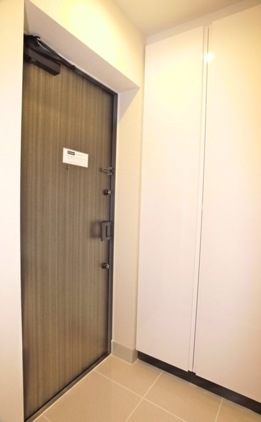 玄関 コンフォリア新御徒町
