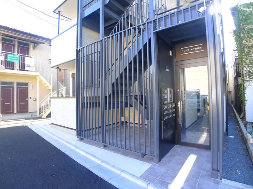 エントランス部分 ランドヴィル千住柳町