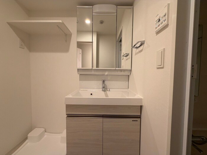 洗面 ｺﾝﾌｫﾘｱ・ﾘｳﾞ豊洲ｷｬﾅﾙ