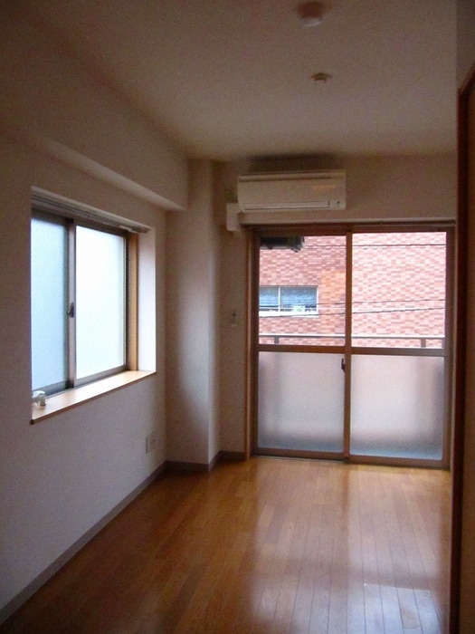 居室 ラ　ジオン