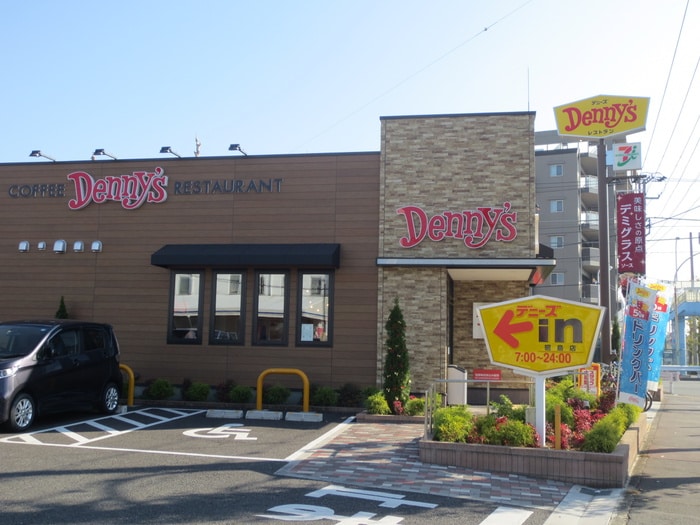 デニ－ズ(その他飲食（ファミレスなど）)まで800m ラ　ジオン