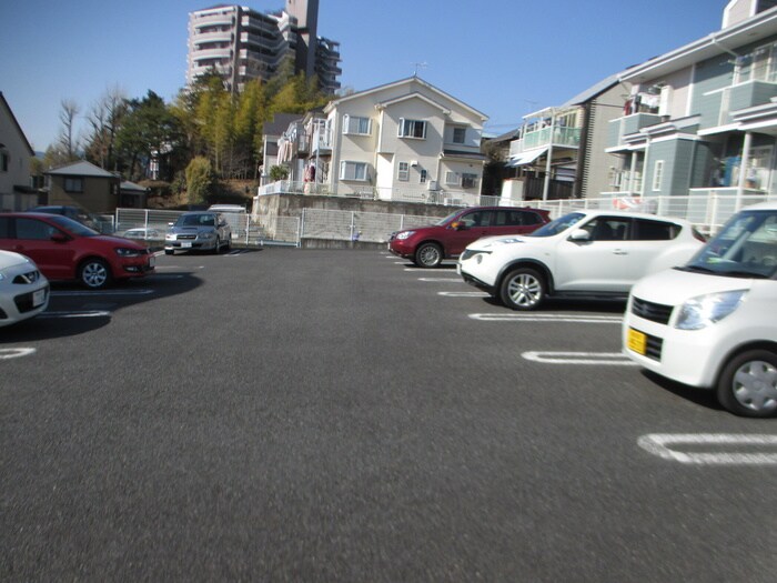 駐車場 シャト－ＤＥマロン