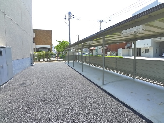 駐輪場 シャルム秋元