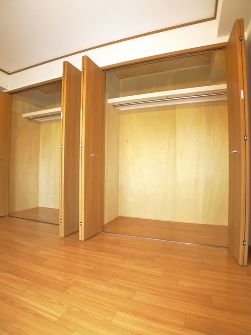 収納 シャルム秋元