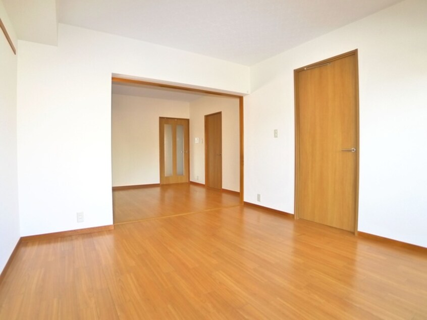 居室 シャルム秋元