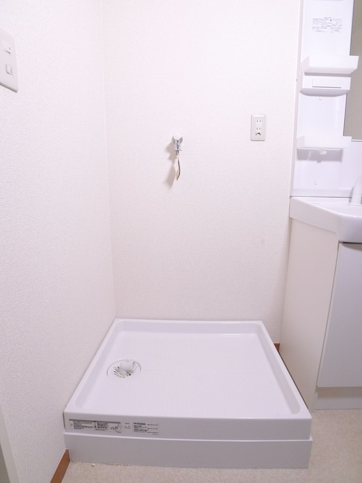 洗濯機置場 シャルム秋元