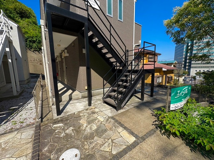 エントランス部分 ジュノ・ヴィラージュ・ノワール