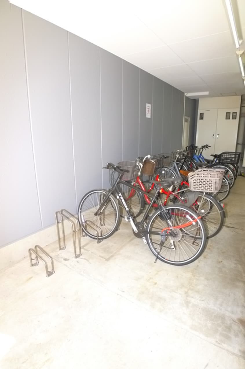 駐輪場 プリズム幕張本郷