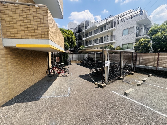 駐輪場 アーバンフラッツつつじヶ丘