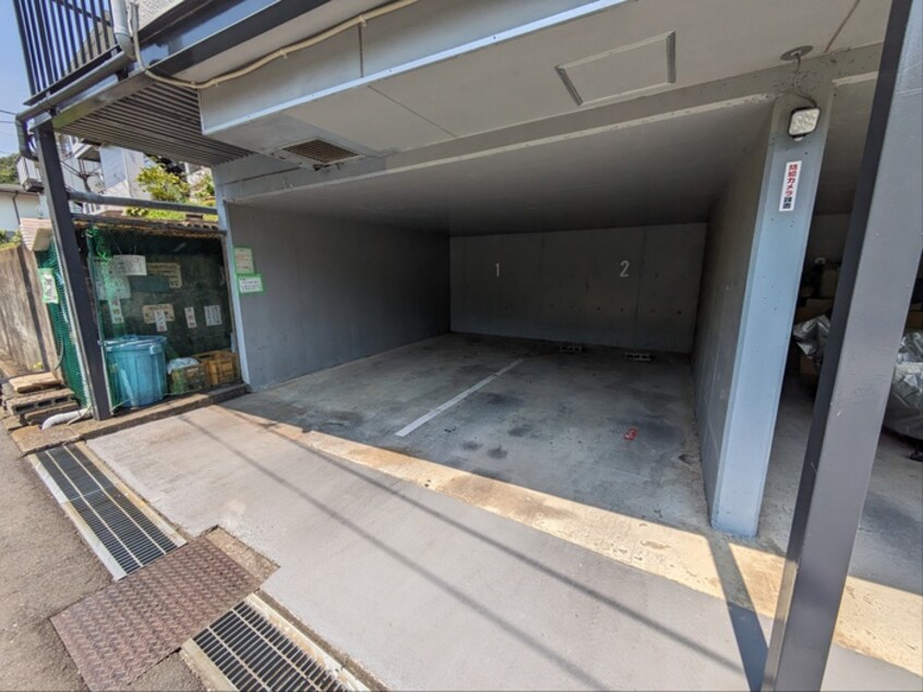 駐車場 モナークハイム2