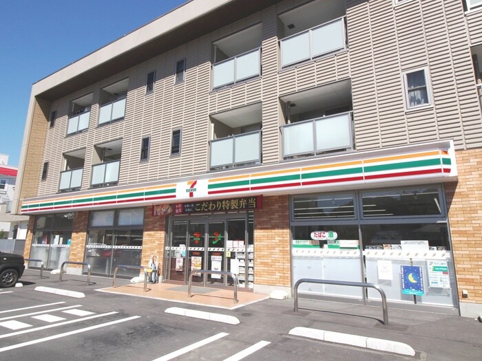 セブンイレブン(コンビニ)まで650m Hillside　Ｅａｓｔ