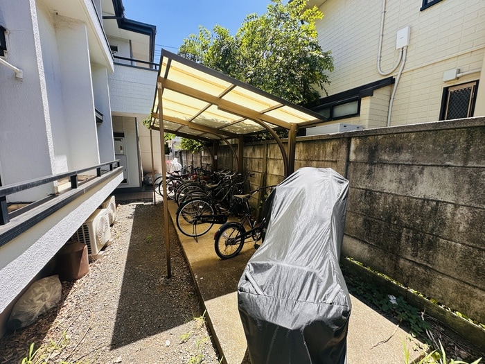 駐輪場 メープルヒルズ