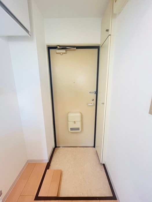 玄関 ﾒｿﾞﾝｸﾚｰﾙ